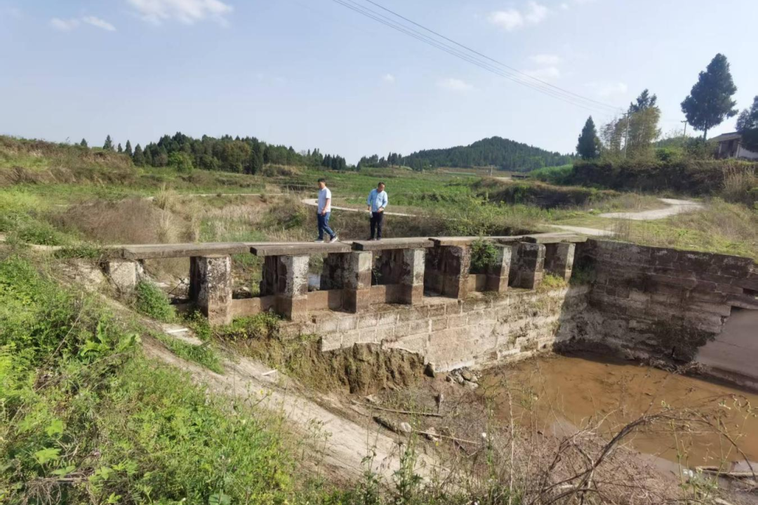 情系村落暖民气 打造为民网红桥——省Z6尊龙凯时集团精准助扶邓家沟村办实事、践担任